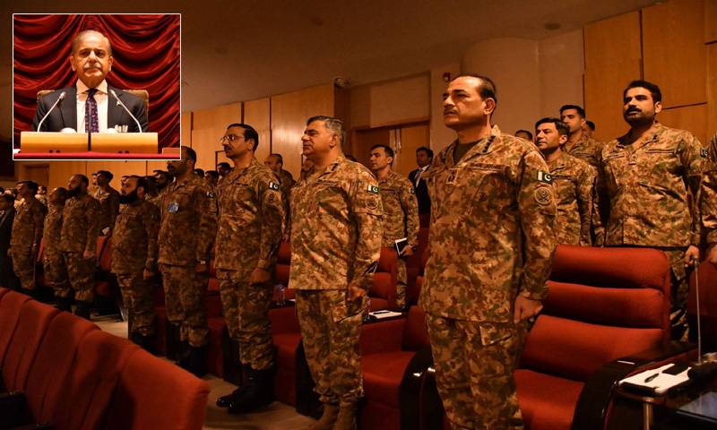 وزیرِاعظم کا کمانڈ اینڈ اسٹاف کالج کوئٹہ کا دورہ، پاک فوج کی کارکردگی کو شاندارخراج تحسین 