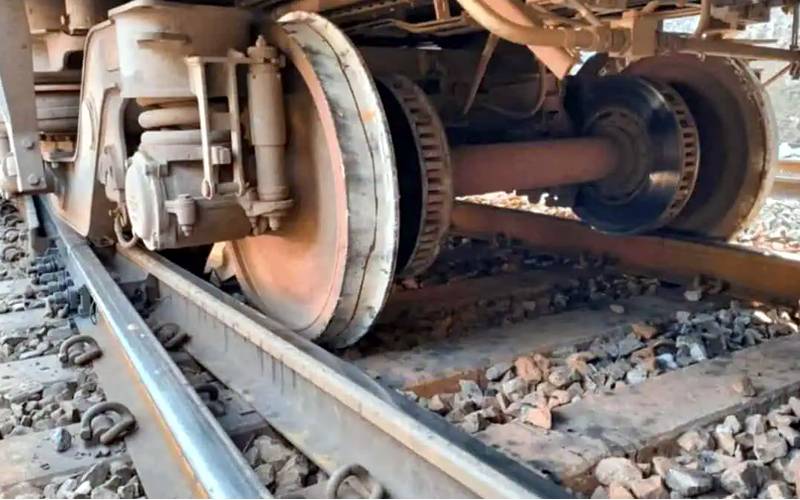 بہاولپورکے قریب پاکستان ایکسپریس کی بوگی ٹریک سے اتر گئی