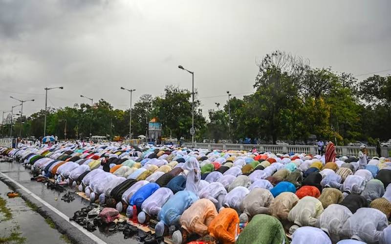 کولکتہ:فوجی مقاصد کا بہانہ بنا کرجگہ پر قبضہ،عید کی نماز پڑھنےپر پابندی لگا دی