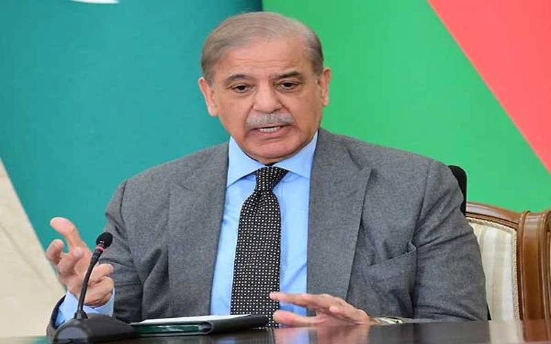 ریلوے نظام  کسی بھی ملک کی معیشت میں ریڑھ کی ہڈی کی حیثیت رکھتا ہے، وزیراعظم