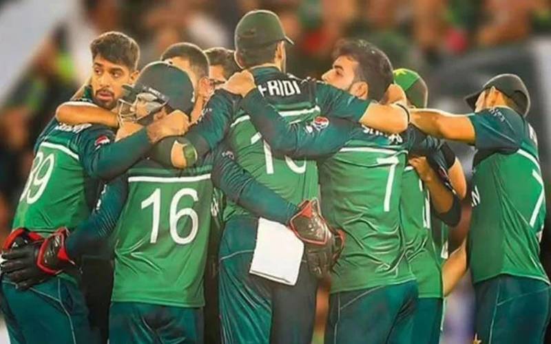 کھیل  کےمیدان میں وکٹیں اڑانے والے سٹار  کرکٹرز مویشی منڈی میں ناکام ہو گئے
