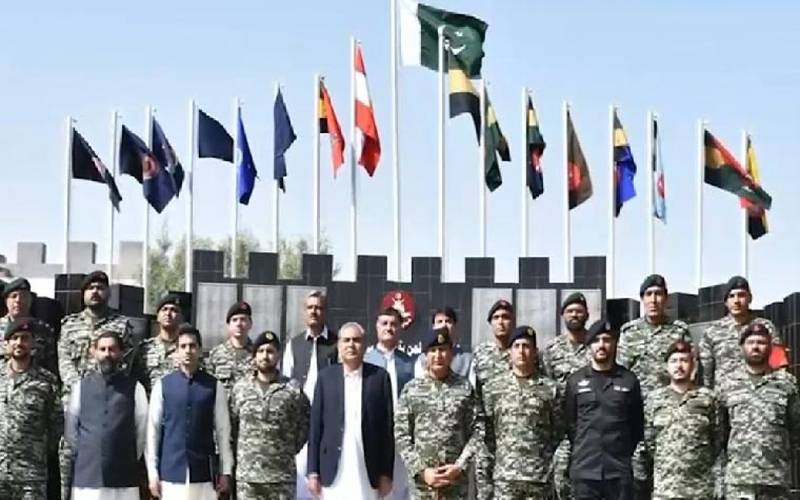 وزیر داخلہ محسن نقوی کا ایف سی ہیڈکوارٹر وانا کا دورہ، جوانوں کیساتھ عید منائی