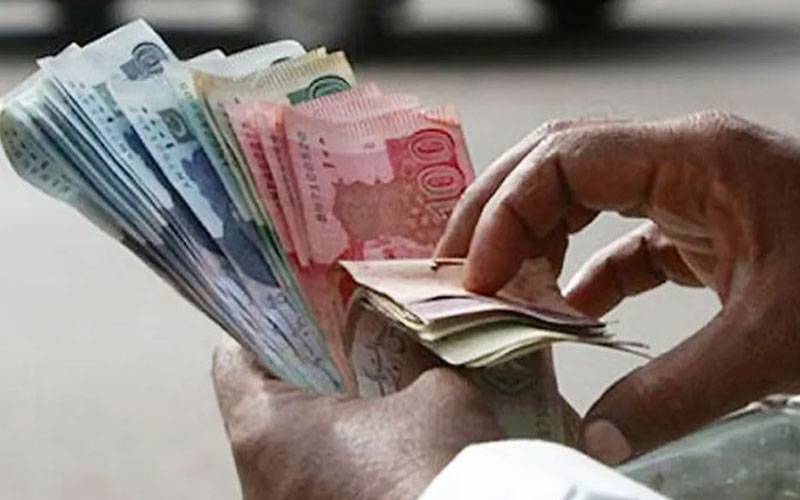  بجٹ 2025: شریک حیات کے انتقال کے بعد فیملی پنشن کی مدت 10 سال تک محدود کردی گئی