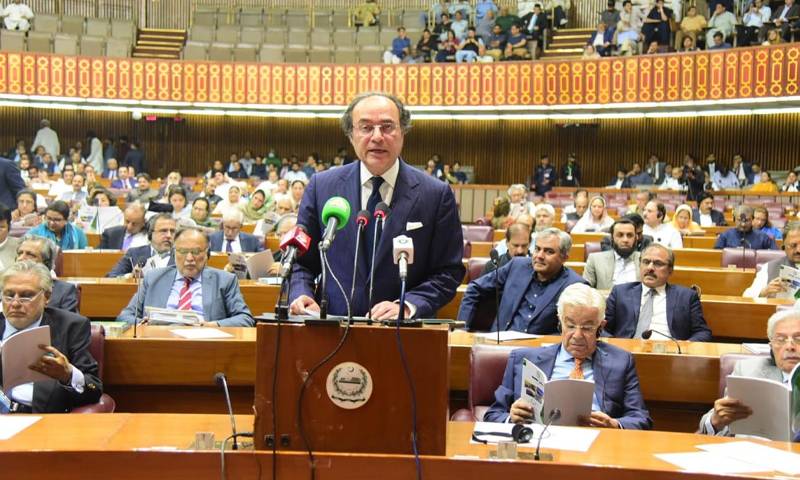  کسٹم ڈیوٹی سلیب کم کرکے 4 کر رہے ہیں، اوسط ٹیرف خطے میں سب سے کم ہو جائیگا ،ہ محمد اورنگزیب