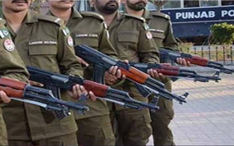 کچے کے 2خطرناک ڈاکوؤں نے ہتھیار ڈال دیئے