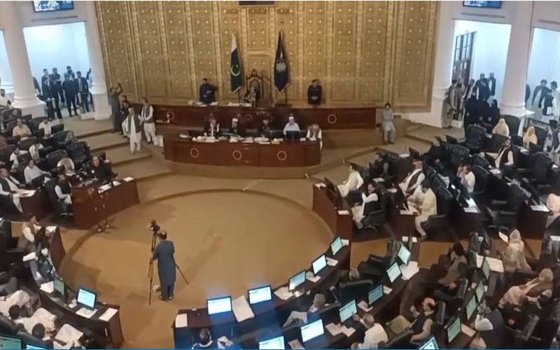 خیبر پختونخواکا2119 ارب کا سرپلس بجٹ پیش،تنخواہوں، پنشن میں اضافہ،ماہانہ اجرت40ہزار مقرر 
