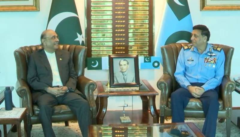 صدر مملکت  آصف علی زرداری کا اسلام آباد میں ائیرہیڈکوارٹرز کا دورہ