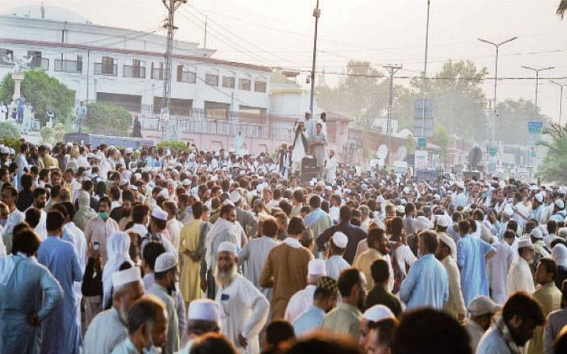 خیبرپختونخوا کے بلدیاتی اور سرکاری ملازمین کا صوبائی اسمبلی کے باہر دھرنے کا اعلان