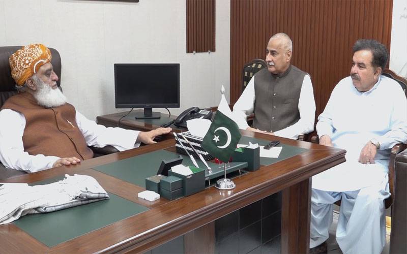 سربراہ جے یو آئی اور سپیکر قومی اسمبلی کی ملاقات،سیاسی صورتحال اور بجٹ پر گفتگو 