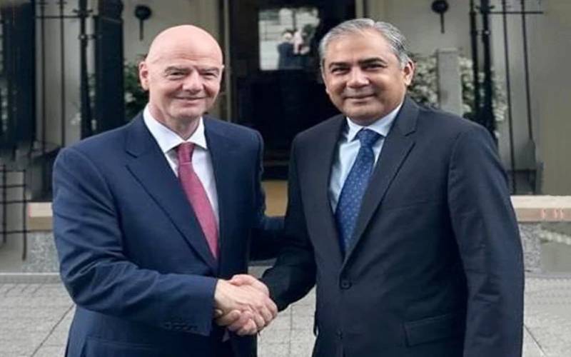  چیئرمین پی سی بی محسن نقوی سے فیفا صدر کی ملاقات، تصویر وائرل