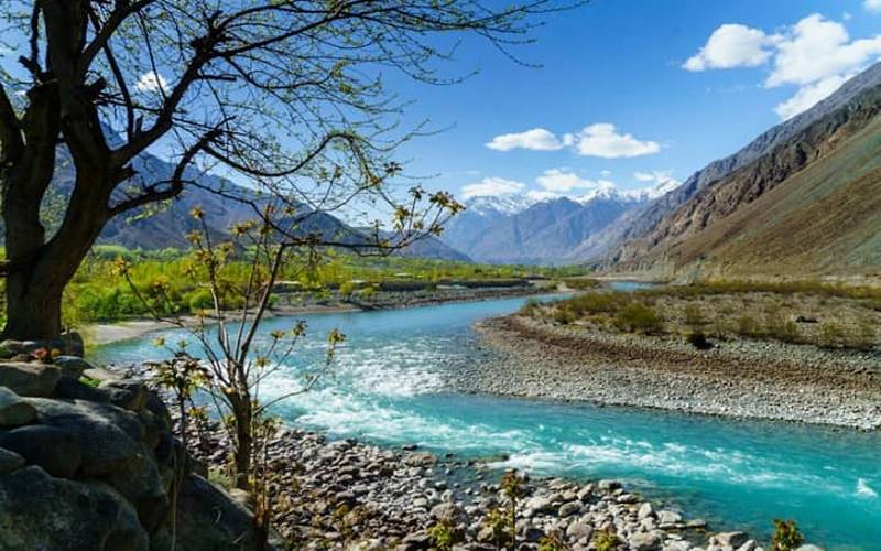 کاغان : سیاحوں کی گاڑی دریائے کنہار میں جاگری، میاں بیوی جاں بحق 