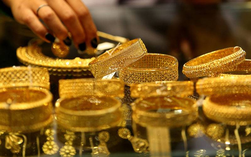 سونے کی فی تولہ قیمت میں 3ہزار800 روپے کی کمی