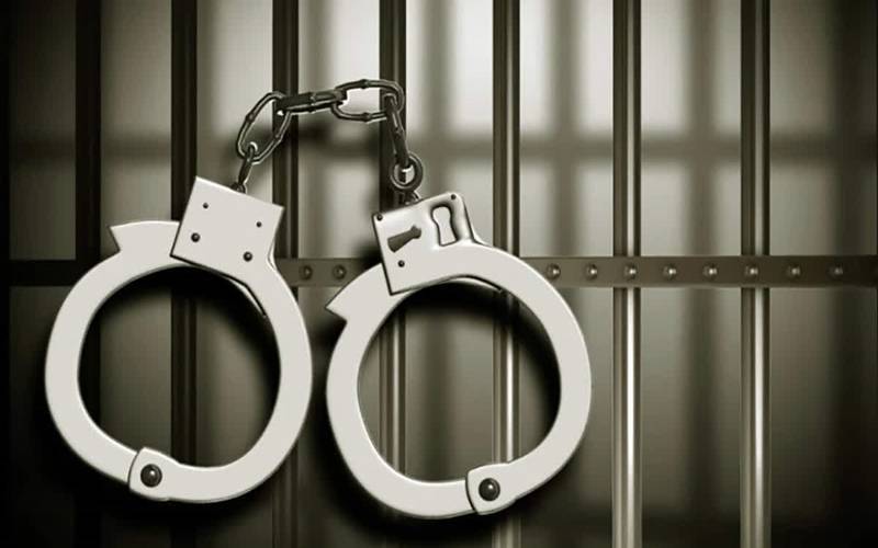  شاپنگ کے دوران وارداتیں کرنیوالی 2 خواتین ساتھی سمیت گرفتار