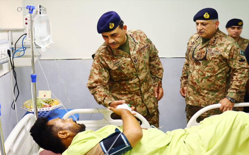 فیلڈ مارشل کا کور ہیڈکوارٹر پشاور کا دورہ،انسداد دہشت گردی آپریشنز پر بریفنگ دی گئی