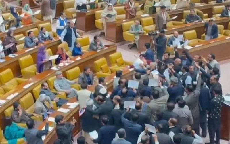 پنجاب اسمبلی میں ہنگامہ آرائی:اپوزیشن سے 13 قائمہ کمیٹیوں کی سربراہی واپس لینے کا فیصلہ