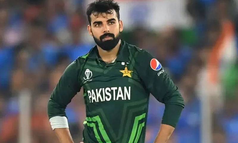 کندھے میں تکلیف، شاداب خان کی انگلینڈ میں رواں ہفتے سرجری کا امکان
