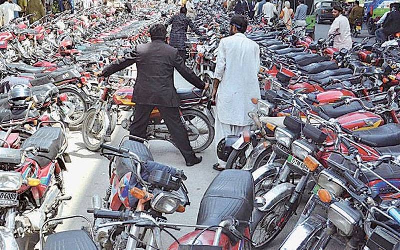 کراچی کی 32 سڑکوں پر پارکنگ مفت