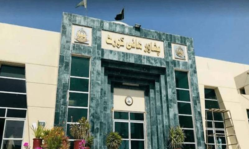 پشاور ہائیکورٹ نے مخصوص نشستوں پر منتخب ممبران کو حلف لینے سے روک دیا
