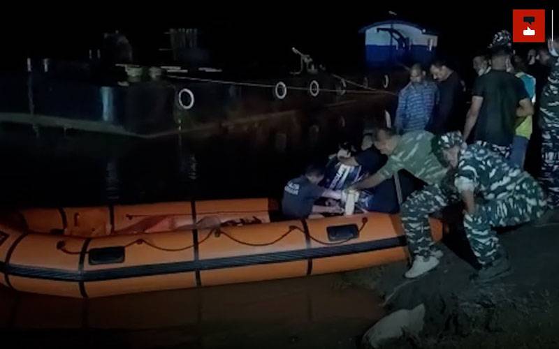 انڈونیشیا: کشتی ڈوب گئی، 2 افراد ہلاک،43 لاپتہ
