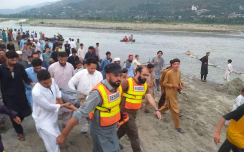  سوات،دریا میں نہاتے ہوئے پانی کے تیز  بہاؤ کی زد میں آ کر نوجوان  ڈوب  گیا،لاش برآمد