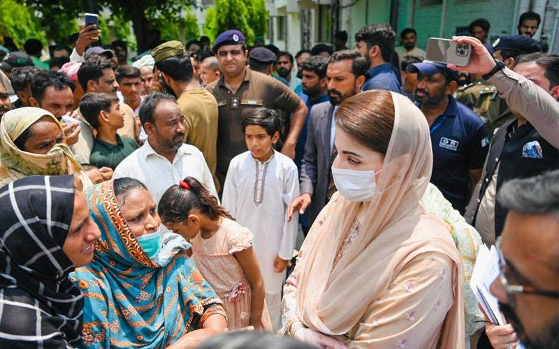 مریم نواز کا ڈی ایچ کیو ہسپتال کادورہ،مریضوں کی شکایات ،سی او ہیلتھ ،ایم ایس پر مقدمہ، گرفتار کرنے کا حکم