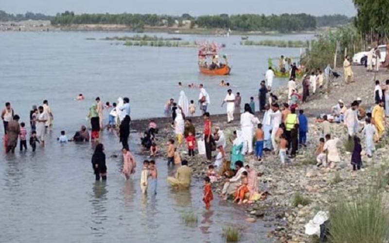  دریائے سندھ میں پھنسے 30 افراد کو ریسکیو کرلیا گیا، محفوظ مقام پر منتقل