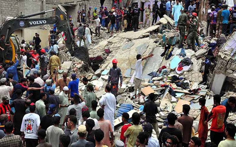 کراچی: عمارت گرنے کے بعد ریسکیو آپریشن جاری، جاں بحق افراد کی تعداد 22 ہو گئی