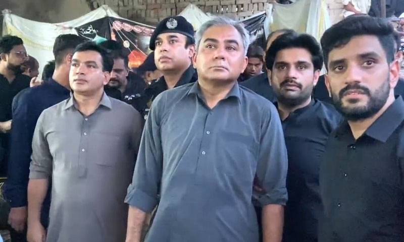وزیر داخلہ محسن نقوی کی روہڑی آمد، تعزیہ جلوس میں شرکت