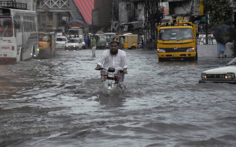  موسلادھار بارش ، درجنوں مکانات منہدم، آسمانی بجلی گرنے سے 2 بھائیوں سے سمیت بچی جاں بحق