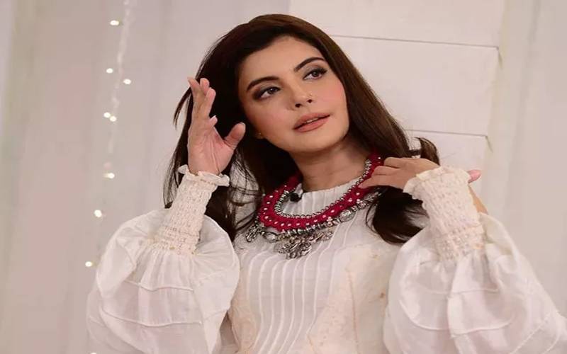  والدہ کے انتقال کے بعد لہجے میں تلخی آگئی تھی : ندا یاسر 