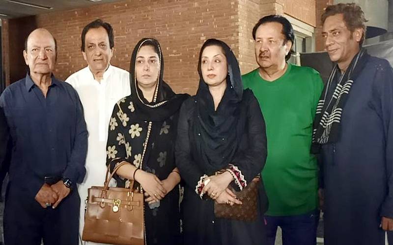 گلوکارہ شاہدہ منی کی رہائش گاہ پر مجلس عزاء اور نیاز کا اہتمام 