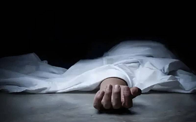 کراچی : کھوکھراپار نمبر 3 گھر کے باہر سے لڑکی کی لاش برآمد