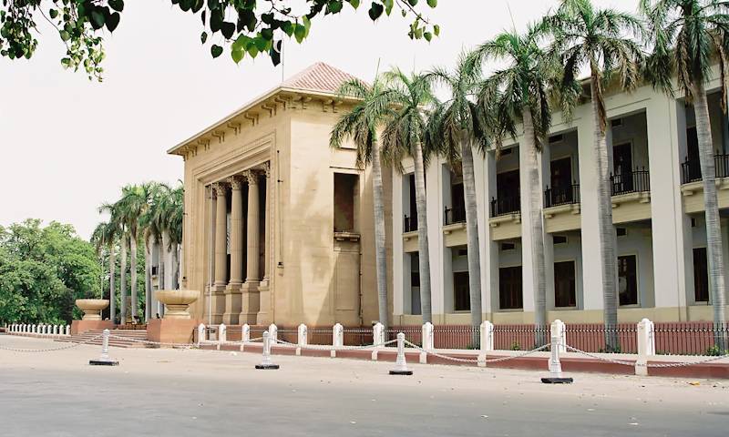 اپوزیشن کے معطل ارکان پنجاب اسمبلی کیخلاف ریفرنس،مذاکراتی کمیٹی تشکیل
