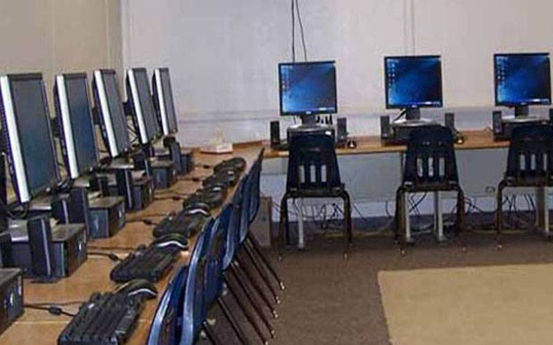 سکولوں اور کالجوں میں کمپیوٹر لیبز منصوبہ بند، 202 خواتین اساتذہ بیروزگار
