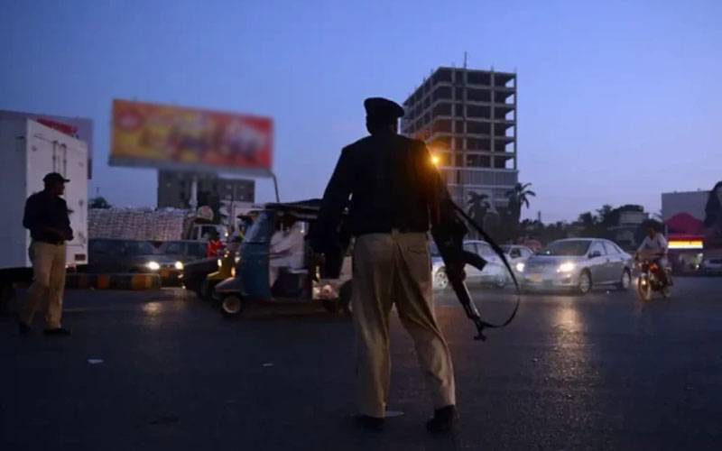 کراچی میں ڈکیتی کی بڑی واردات، ڈاکو سنار سے 4 کروڑ روپے لوٹ کر فرار