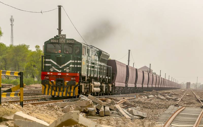 پاکستان اور روس کے درمیان مال بردار ٹرین اگلے ماہ چلانے کا اعلان