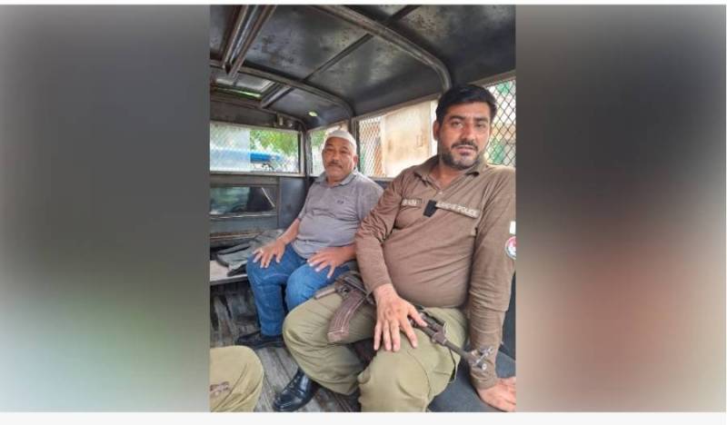 وزیراعلیٰ کے خلاف غلط زبان استعمال کرنیوالے جذباتی بابے کو رہا کر دیا گیا