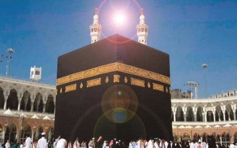 سورج کا کعبہ کے عین اوپر آنے کا نادر واقعہ؛ مسجد الحرام اللہ اکبر سے گونج اُٹھی
