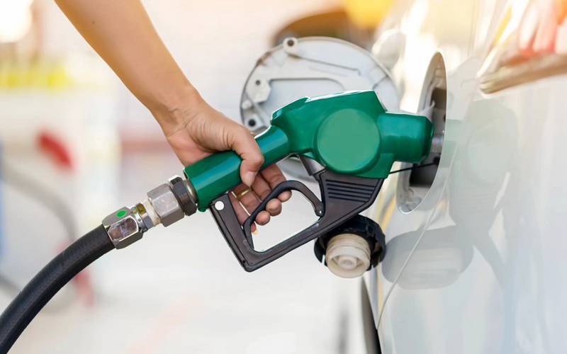 حکومت نے پیٹرولیم مصنوعات کی قیمتوں میں بڑا اضافہ کر دیا 