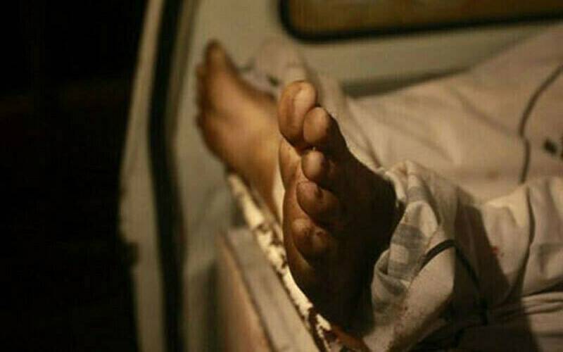  بیٹی نے باپ کو قتل کردیا