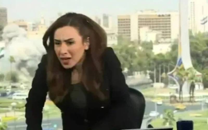 اسرائیلی فوج کا جنوبی شام پر حملہ، نیوز رپورٹر  کی گھبراہٹ،ویڈیو تیزی سے وائرل