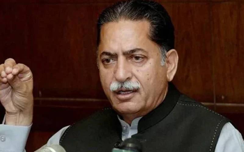 عمران خان آج بھی موجودہ سسٹم کا حصہ بننا چاہتے ہیں: جاوید لطیف