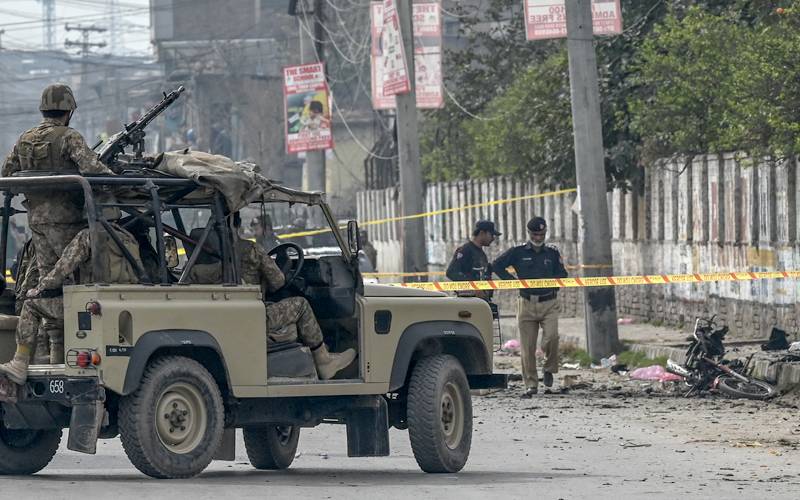 مستونگ میں بلوچستان کانسٹیبلری کے افسر کی گاڑی پر فائرنگ، ایک اہلکار شہید