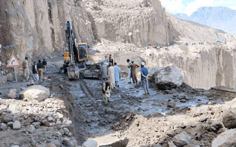 دیامر میں بارشوں کے باعث سیلابی ریلے،شاہراہِ قراقرم اور چلاس جھلکڈ روڈ ٹریفک کیلئے بند 