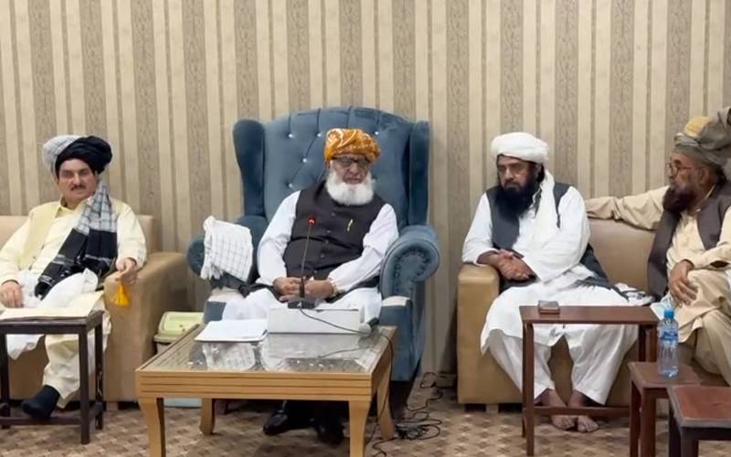 مولانا فضل الرحمان سے گرینڈ قبائلی جرگے کے نمائندہ وفد کی ملاقات