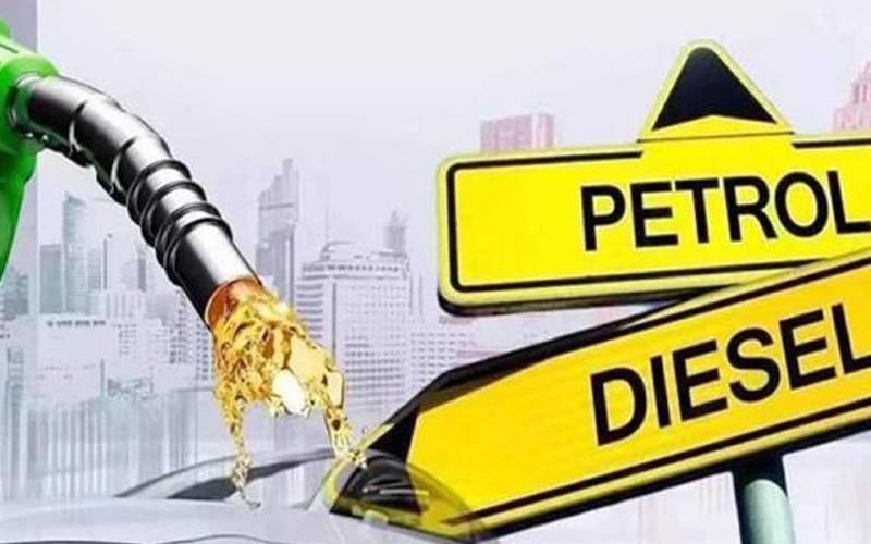 پیٹرول مزید مہنگاکرنےکی تیاری، لیوی 10 روپے تک بڑھانے پر غور
