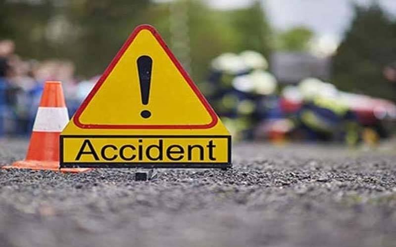 اوکاڑہ:کیری ڈبہ، ٹریکٹر سے ٹکرا گیا، 3 افراد جاں بحق، 1 زخمی