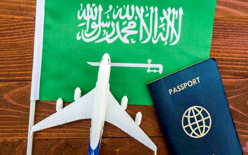 سعودی عرب کا ختم شدہ وزٹ ویزوں میں توسیع کا اعلان