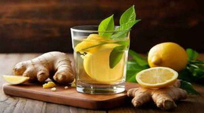 وزن کم کرنا چاہتے ہیں تو یہ 5 مشروبات آزمائیں