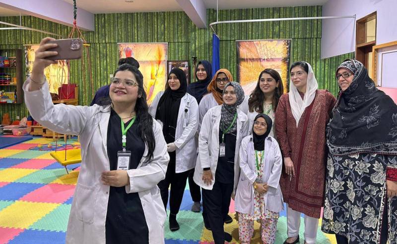 کراچی: آصفہ بھٹو زرداری کا بچوں کے اسپتالوں کا دورہ ،علاج کیلئے سہولیات کا جائزہ لیا